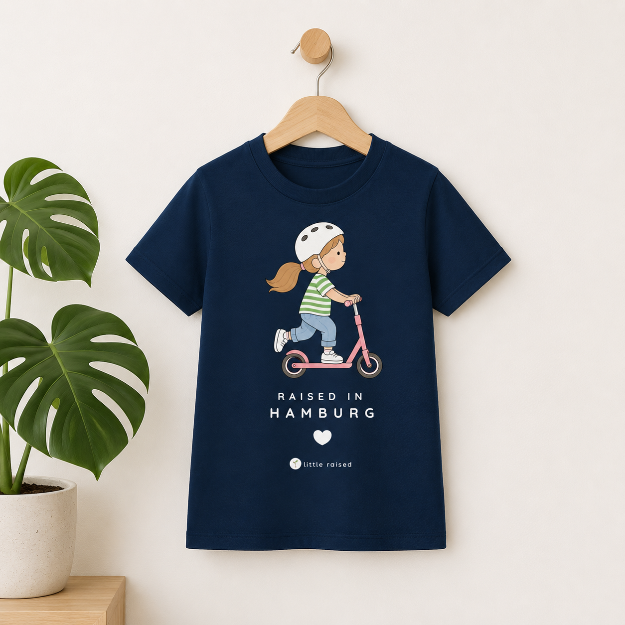 Kinder-T-Shirt aus Bio-Baumwolle: Raised in Hamburg (Citygirl)