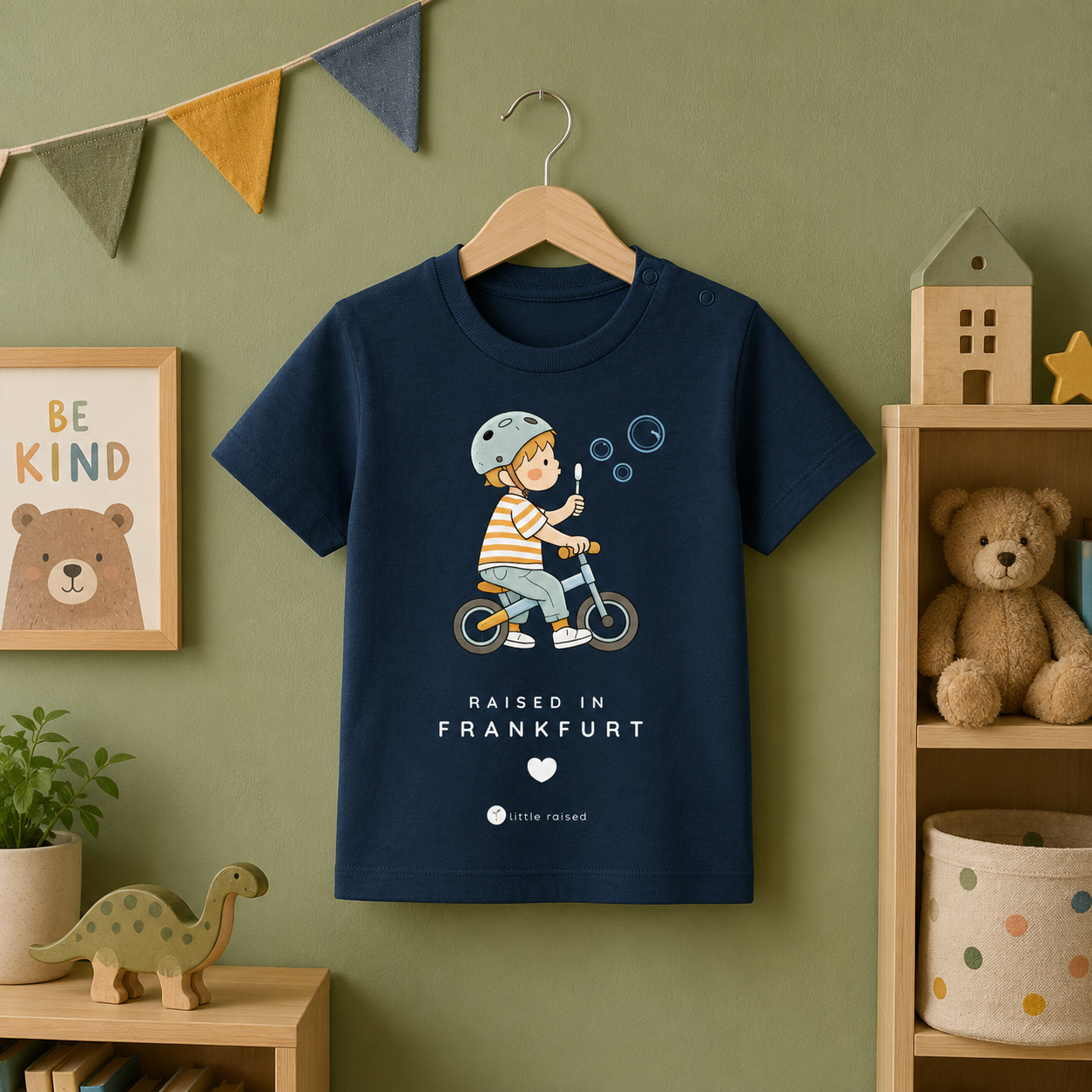 Baby T-Shirt aus Bio-Baumwolle: Raised in Frankfurt (Cityboy)